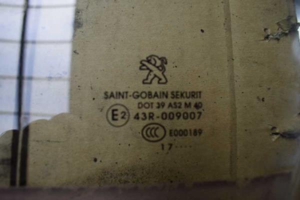 VITRE AVANT GAUCHE PEUGEOT 208 3PORTES 2017 - Vue 2